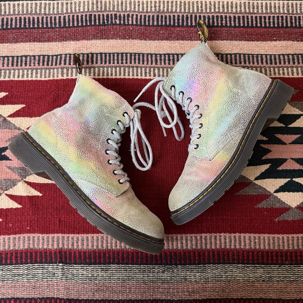 Dr Martens Pascal Y 1460 Combat Boot Sz 6 Rainbow Iridescent Suede Lace Up Punk